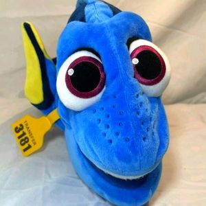 Disney Dori an Nemo stuffed animals